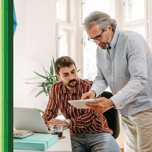 The Complete Guide to I-9 & E-Verify